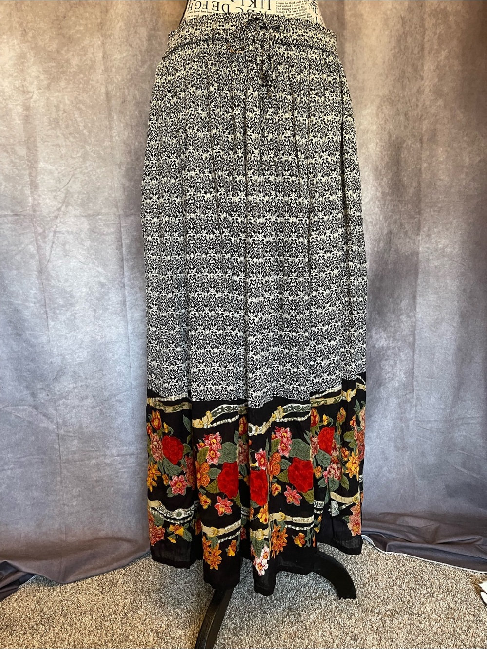 Orvis Bohemian Floral-Trim Maxi Skirt - Black and White